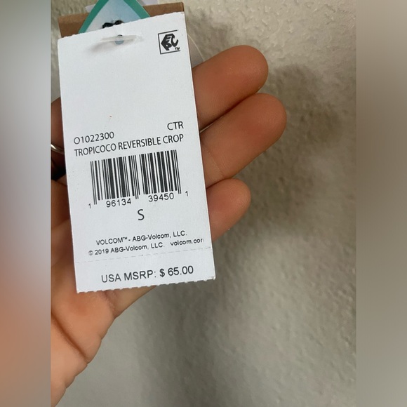 Volcom swimsuit reversible top - Picture 4 of 7